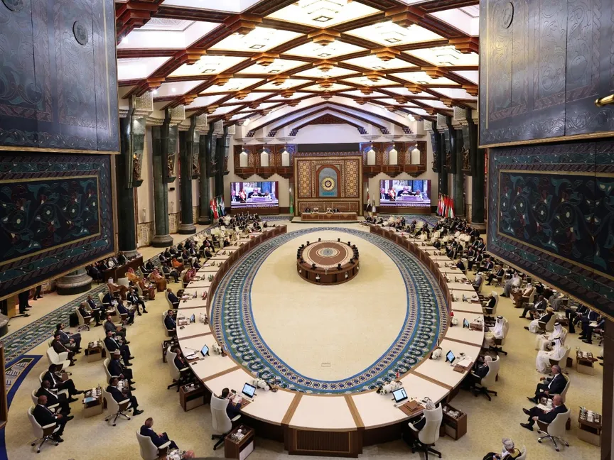 البيان الختامي لقمة بغداد يرفض تهجير الفلسطينيين ويدعو لعملية سياسية شاملة في سوريا