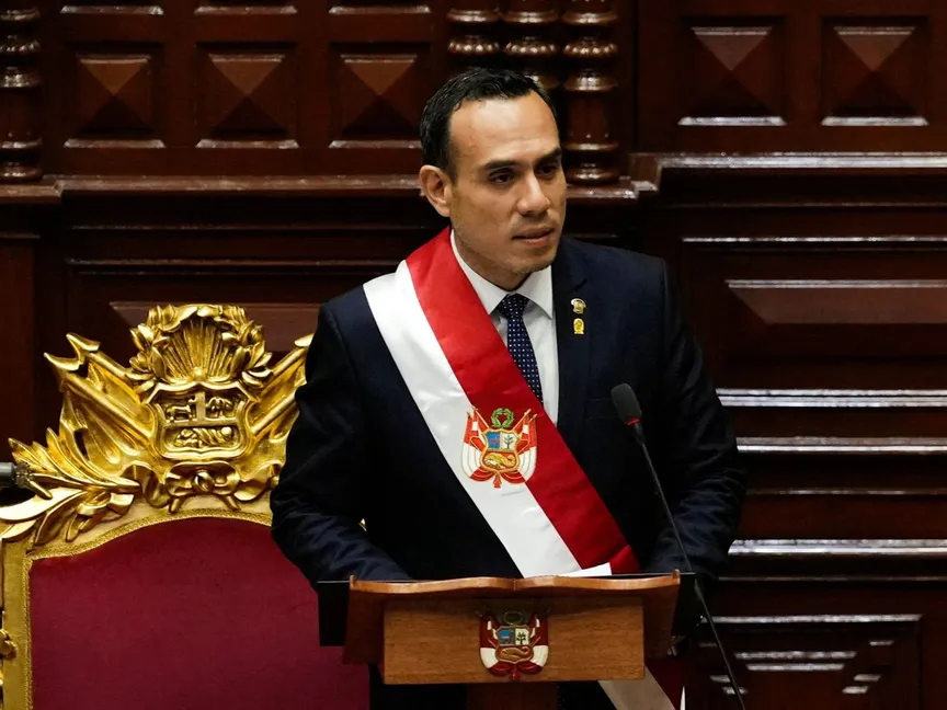 بيرو تعتزم إعلان الطوارئ على الحدود لمنع دخول المهاجرين