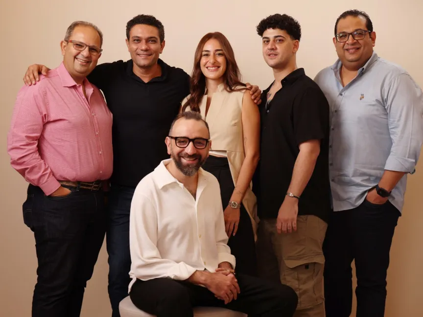 صناع فيلم "شماريخ" أثناء عرضه بالدورة الثالثة لمهرجان البحر الأحمر السينمائي- جدة - ديسمبر ٢٠٢٣ - المكتب الإعلامي للمهرجان