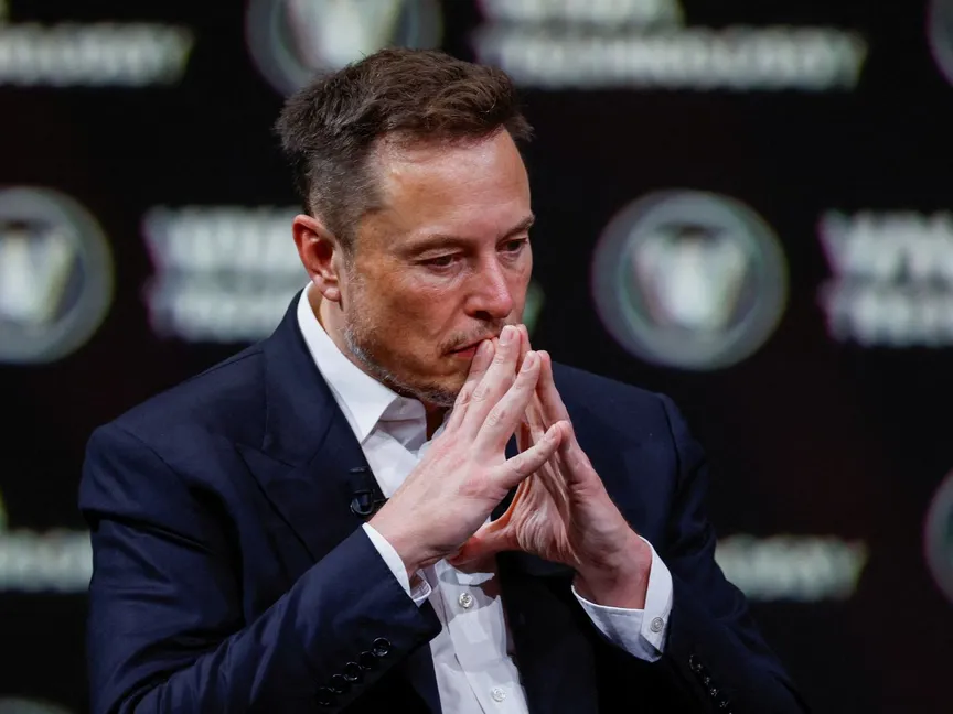 الملياردير الأميركي إيلون ماسك خلال حضوره مؤتمر "VivaTech" للتكنولوجيا في باريس، 16 يونيو 2023 - REUTERS