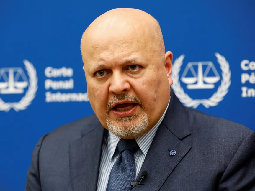 المدعي العام للمحكمة الجنائية الدولية كريم خان في مقر المحكمة بلاهاي. 12 فبراير 2024 - REUTERS