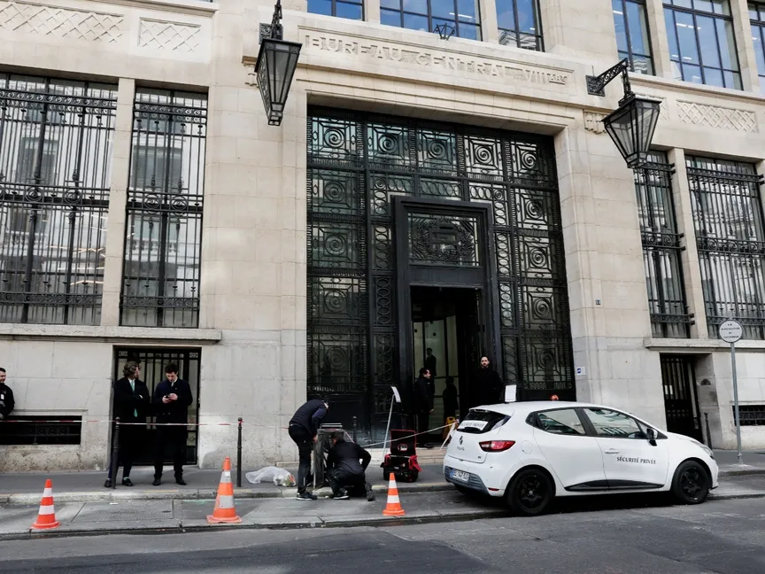 فرنسا: حبس 4 متهمين احتياطياً بتحقيقات محاولة تفجير "بنك أوف أميركا"