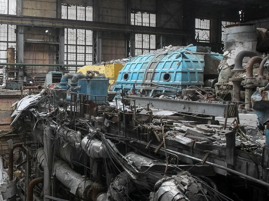 محطة توليد الطاقة الحرارية التي تضررت جراء ضربة صاروخية روسية في موقع غير معلن في أوكرانيا. 2 فبراير 2026 - Reuters