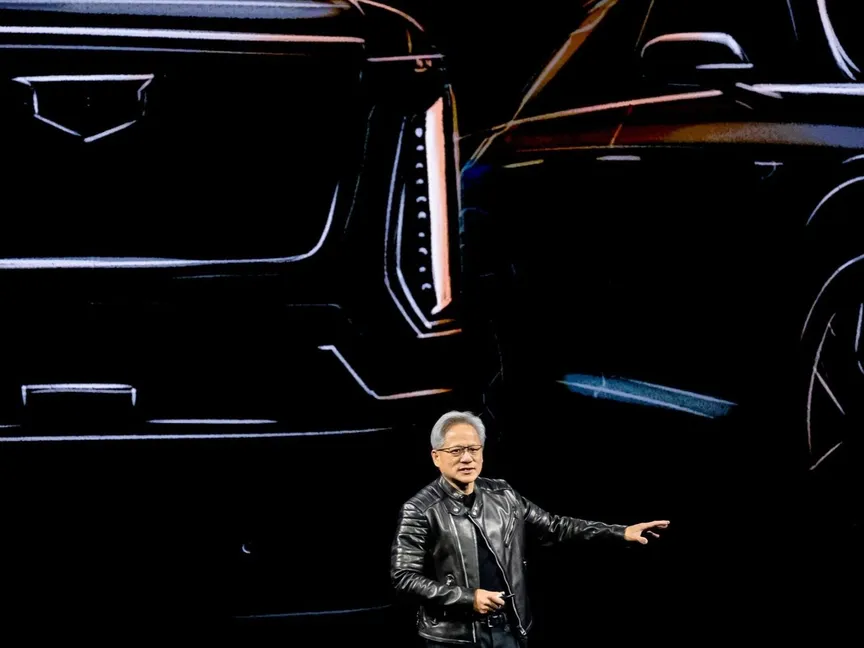 جين-سون هوانج الرئيس التنفيذي لشركة إنفيديا يستعرض نظام NVIDIA Halos الذكي لأمان المركبات خلال مؤتمر الشركة GTC 2025 السنوي للمطورين. 18 مارس 2025 - Bloomberg - Bloomberg