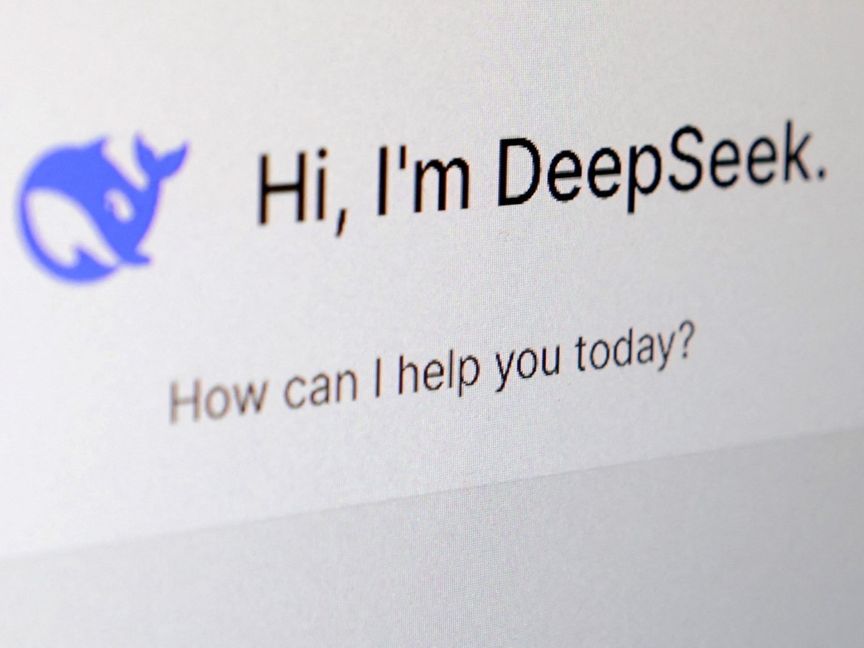 مؤسس DeepSeek: تطوير الذكاء الاصطناعي العام أولوية قبل الأرباح