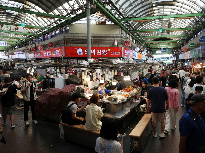 كوريا الجنوبية.. حرب إيران تدفع المستهلكين لتكديس أكياس القمامة