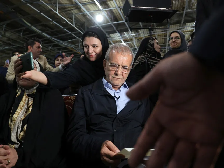 الرئيس الإيراني مسعود بزشكيان خلال حملته الانتخابية. طهران، إيران. 14 يونيو 2024 - Reuters