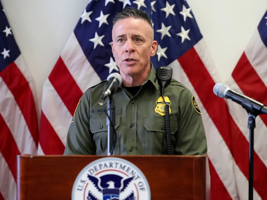 قائد دوريات حرس الحدود الأميركية جريجوري بوفينو خلال مؤتمر صحافي في لوس أنجلوس بولاية كاليفورنيا. 12 يونيو 2025 - REUTERS