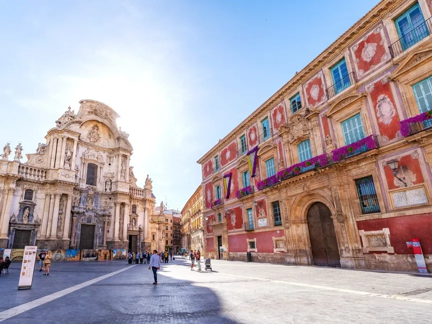 من مرسية إلى حريق قرطبة: جدل الهوية في الأندلس