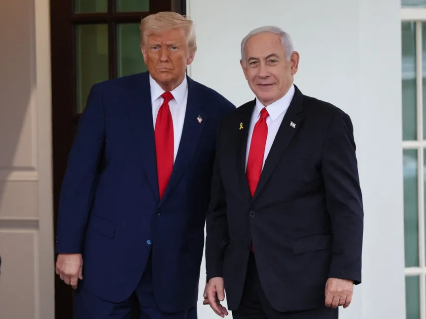 الرئيس الأميركي دونالد ترمب يستقبل رئيس الوزراء الإسرائيلي بنيامين نتنياهو في البيت الأبيض بواشنطن العاصمة. 7 أبريل 2025 - Reuters