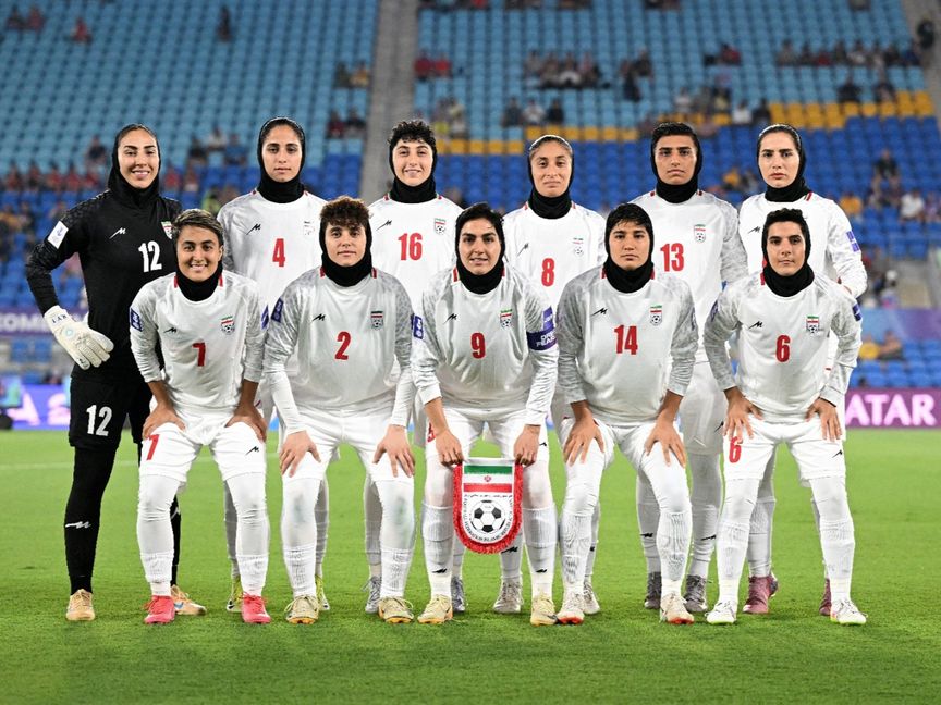 لاعبات كرة قدم إيرانيات يحصلن على حق اللجوء بعد محادثة ترمب مع ألبانيزي