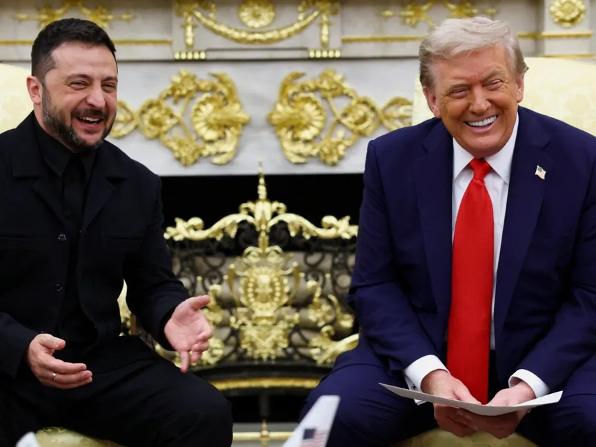 الرئيس الأميركي دونالد ترمب يستقبل الرئيس الأوكراني فولوديمير زيلينسكي في البيت الأبيض. 18 أغسطس 2025 - Reuters