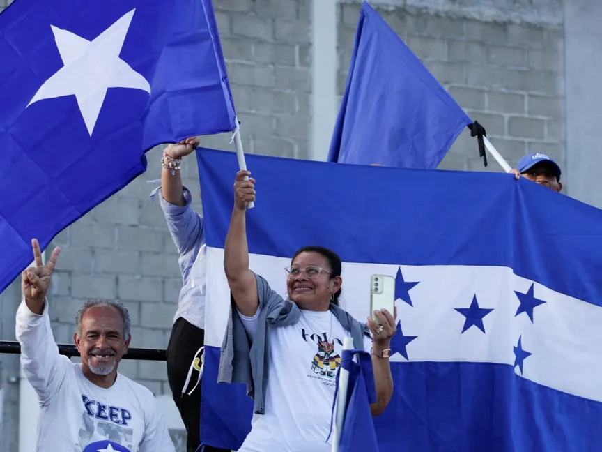 بعد تأييد ترمب لأحد المرشحين.. ماذا نعرف عن انتخابات هندوراس؟