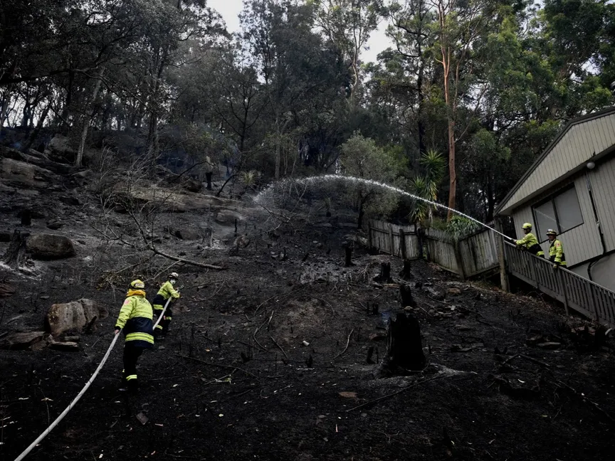 حرائق غابات تجتاح جنوب شرق أستراليا.. وتحذير من "ظروف كارثية"