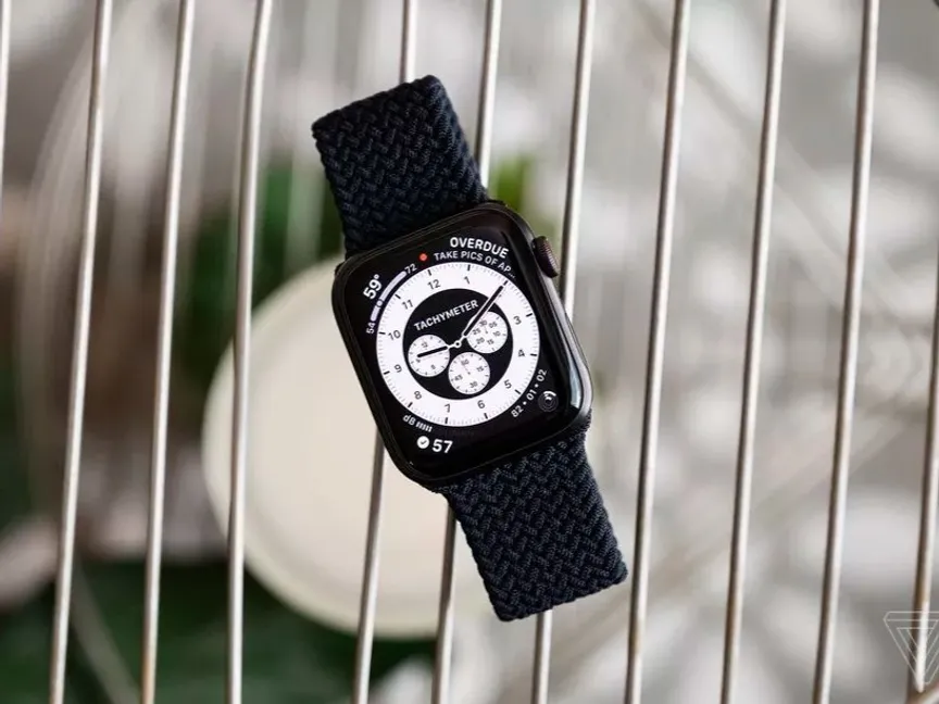 ساعة أبل ووتش الذكية - ذا فيرج