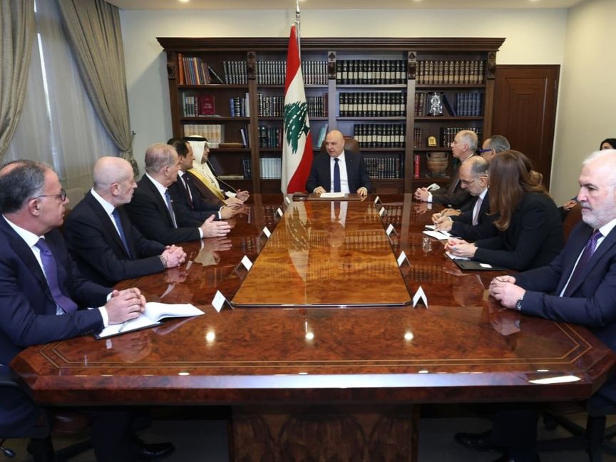 الرئيس اللبناني: قرار حظر الأنشطة العسكرية لحزب الله "نهائي ولا رجوع عنه"