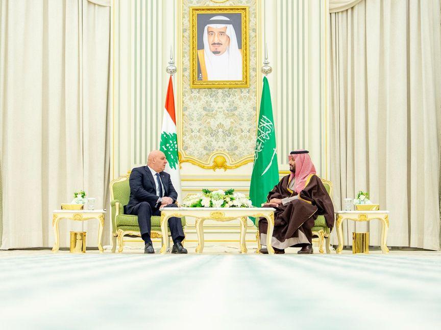 ولي العهد السعودي يتلقى اتصالاً هاتفياً من الرئيس اللبناني
