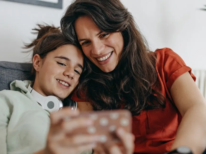 ميتا تقدم أدوات متنوعة لحماية المراهقين على متن خدماتها الاجتماعية - Meta