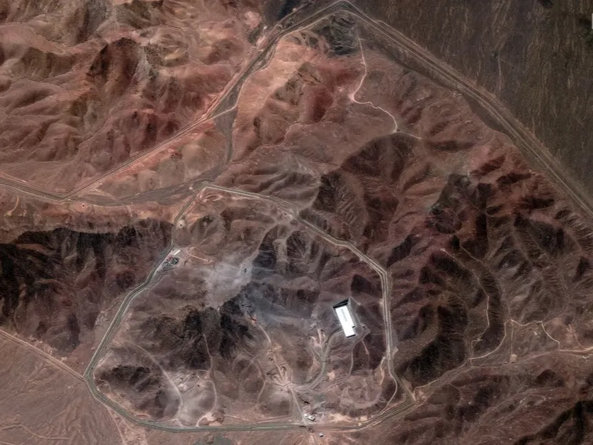 صور جديدة تظهر نشاطاً بالقرب فتحات التهوية في منشأة فوردو النووية. 28 يونيو 2025 - Maxar Technologies