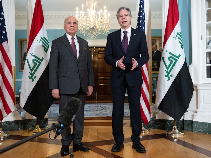 وزير الخارجية الأميركي أنتوني بلينكن ونظيره العراقي فؤاد حسين قبل اجتماع بوزارة الخارجية في واشنطن- 9 فبراير 2023 - AFP