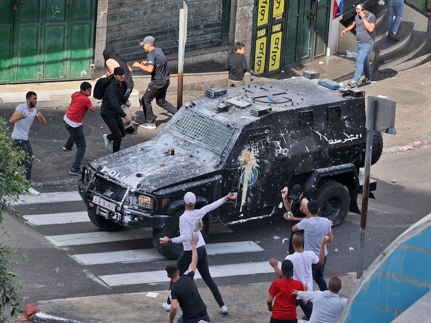 اشتباكات بين محتجين وقوات الأمن الفلسطينية في مدينة نابلس بالضفة الغربية المحتلة - 20 سبتمبر 2022 - AFP