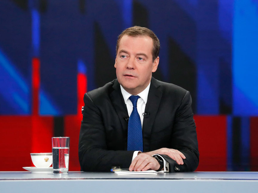 الرئيس الروسي السابق دميتري ميدفيديف خلال مقابلة يستعرض خلالها عمل الحكومة عندما كان رئيساً لها . 5 ديسمبر 2019. - AFP