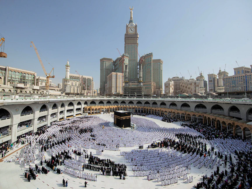 صورة علوية للكعبة بالمسجد الحرام في مكة المكرمة - 30 أبريل 2022 - REUTERS