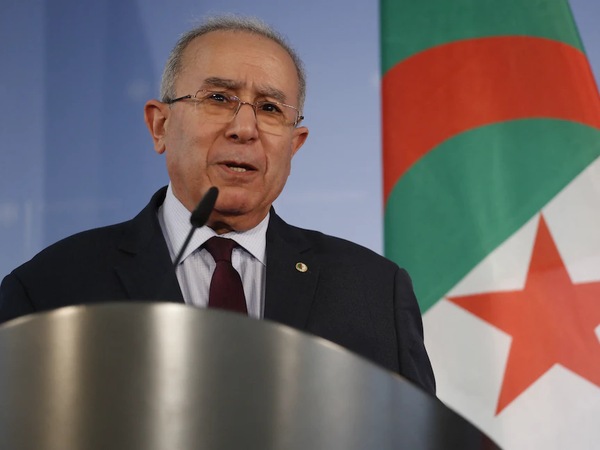 وزير الخارجية الجزائري رمطان لعمامرة خلال مؤتمر صحافي في برلين، 20 مارس 2019 - AFP