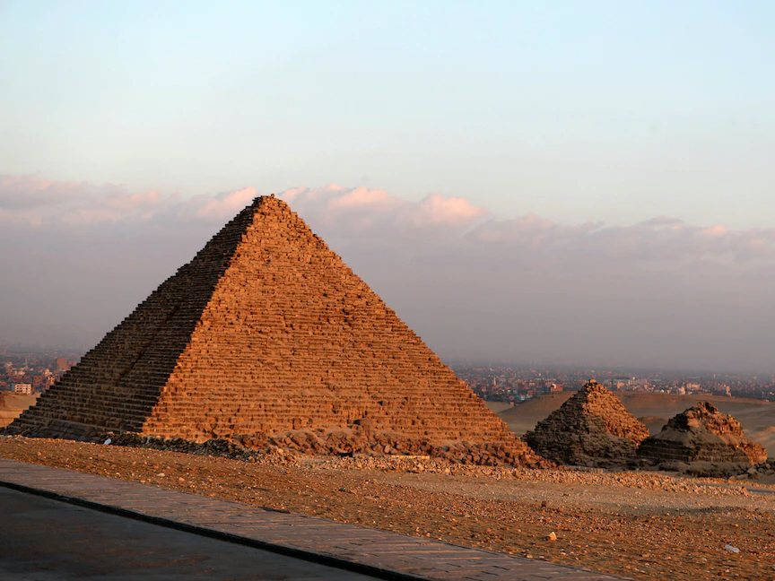 مصر.. وزارة الآثار تضع اللمسات الأخيرة لنقل مركب الملك خوفو