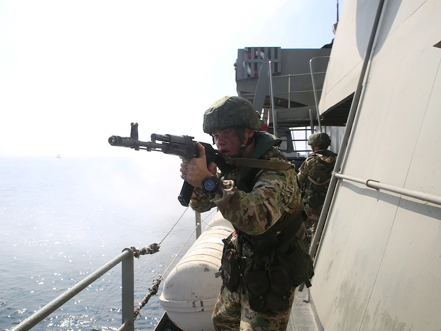 أيرلندا ترحب بقرار روسيا لنقل تدريباتها البحرية خارج المنطقة الاقتصادية