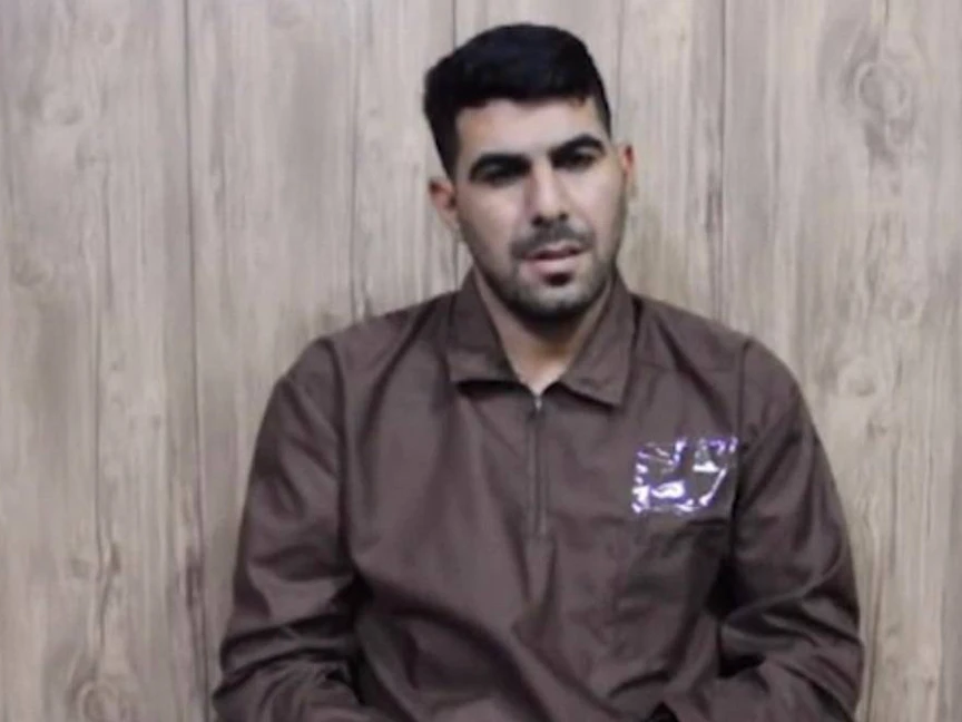 المتهم بقتل الناشط السياسي والخبير الأمني العراقي هشام الهاشمي خلال الإدلاء باعترافاته، 16 يوليو 2021 - الشرق