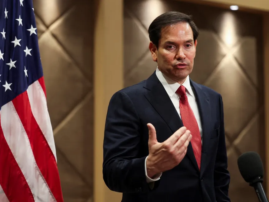 وزير الخارجية الأميركي ماركو روبيو يتحدث إلى الصحافيين في أعقاب اجتماع لوزراء خارجية حلف شمال الأطلسي (الناتو) في أنطاليا، تركيا. 15 مايو 2025 - REUTERS