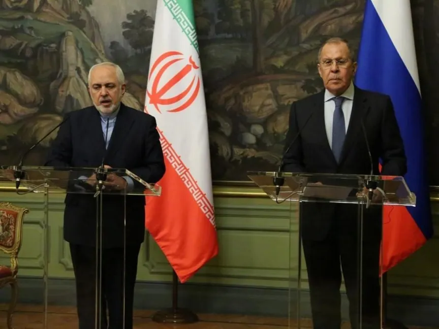 وزير الخارجية الروسي سيرجي لافروف مع وزير الخارجية الإيراني السابق محمد جواد ظريف خلال مؤتمر صحافي في موسكو. 26 يناير 2021 - @JZarif