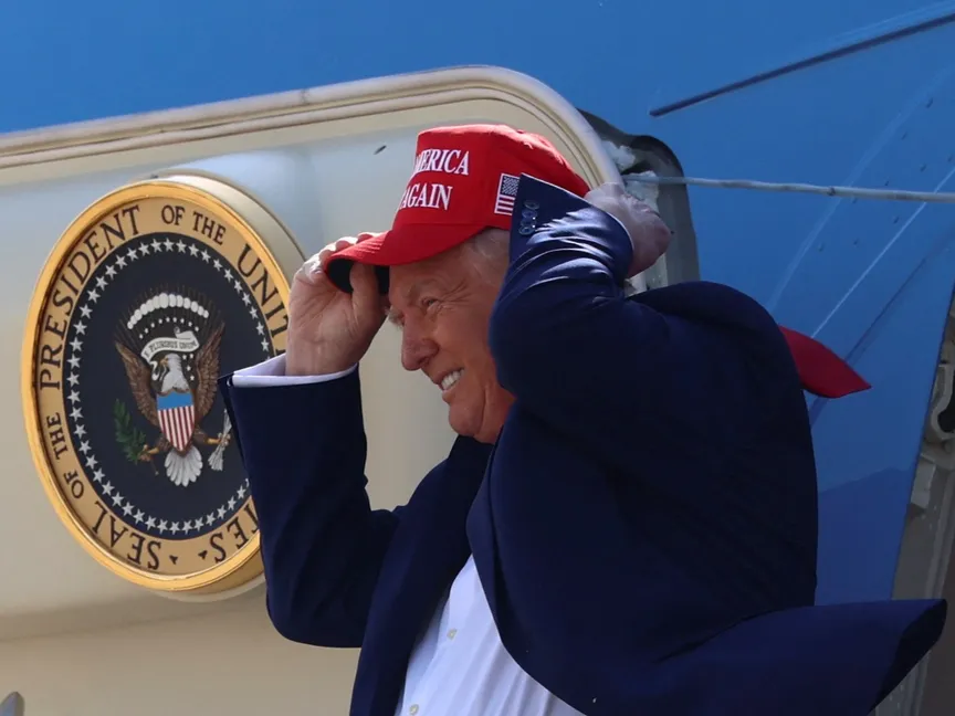 ترمب مازحاً: أود أن أكون بابا الفاتيكان المقبل