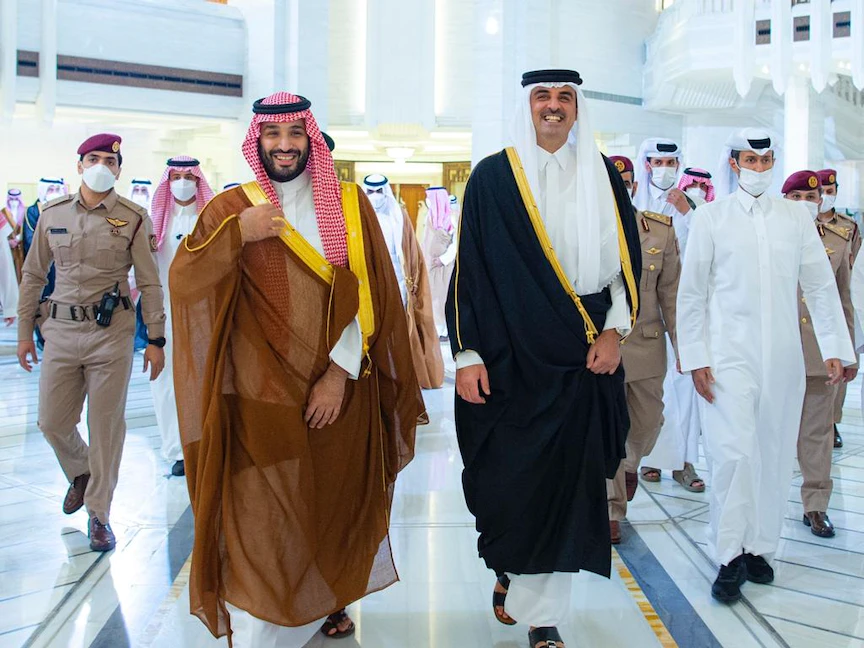 أمير قطر الشيخ تميم بن حمد آل ثاني يستقبل ولي العهد السعودي الأمير محمد بن سلمان بالديوان الأميري في الدوحة -8 ديسمبر 2021 - واس