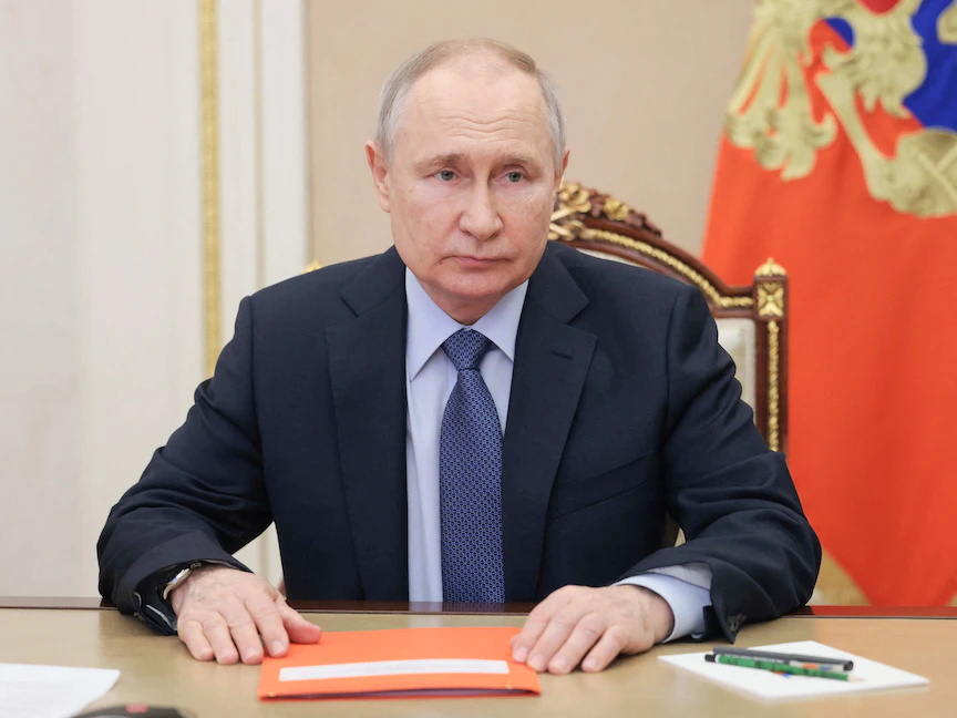 الرئيس الروسي فلاديمير بوتين خلال اجتماع "عبر الفيديو" لمجلس الأمن القومي في موسكو. 17 مارس 2023 - AFP