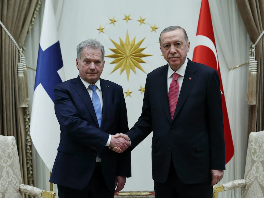 الرئيس التركي رجب طيب أردوغان يستقبل في أنقرة نظيره الفنلندي سولي نينيستو. 17 مارس 2023 - via REUTERS