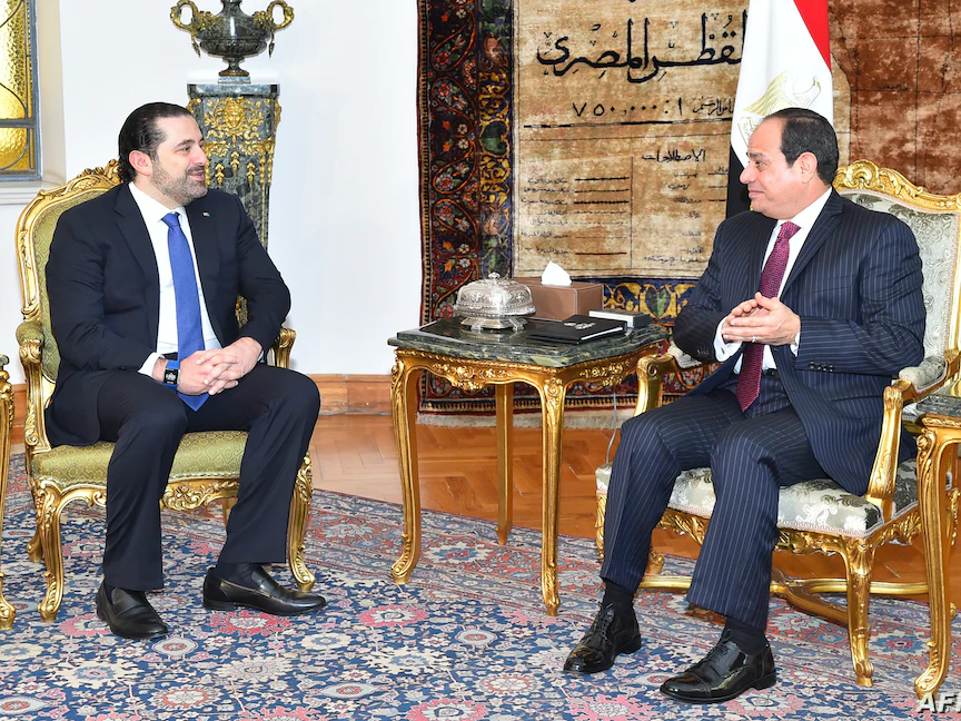 الرئيس المصري عبدالفتاح السيسي يستقبل رئيس الوزراء اللبناني المكلف سعد الحريري في القصر الرئاسي في القاهرة، 22 مارس 2017 - AFP