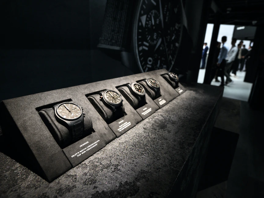 ماس وثقب أسود.. مصنعو الساعات يتنافسون على ابتكارات عصرية