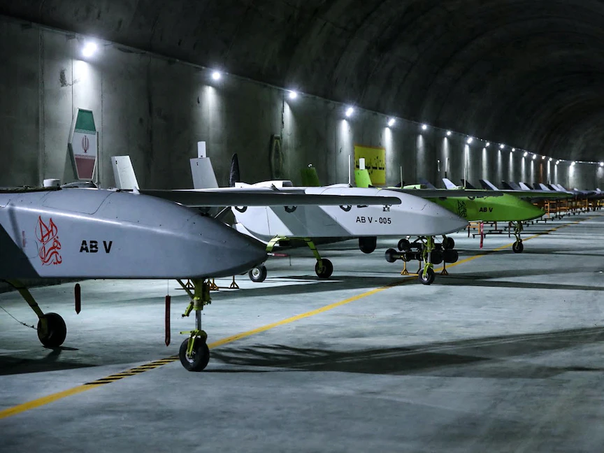 صورة نشرها الجيش الإيراني لمسيرات عسكرية في قاعدة تحت الأرض بمكان غير معروف – 28 مايو 2022 - AFP