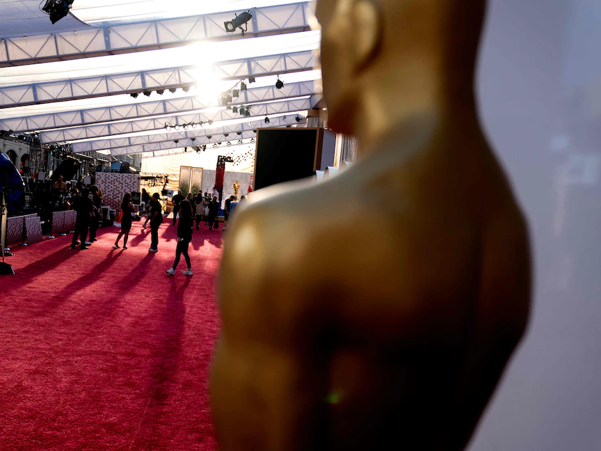 جانب من الاستعدادت لحفل الأوسكار في مسرح دولبي بمدينة لوس أنجلوس الأميركية في 27 مارس 2022. - AFP