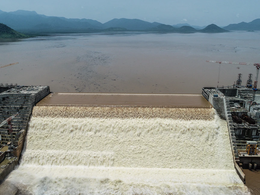 جانب من سد النهضة الإثيوبي على النيل الأزرق بعد إعلان الحكومة الإثيوبية إتمام عملية الملء الأول للسد، 20 يوليو 2020 - AFP