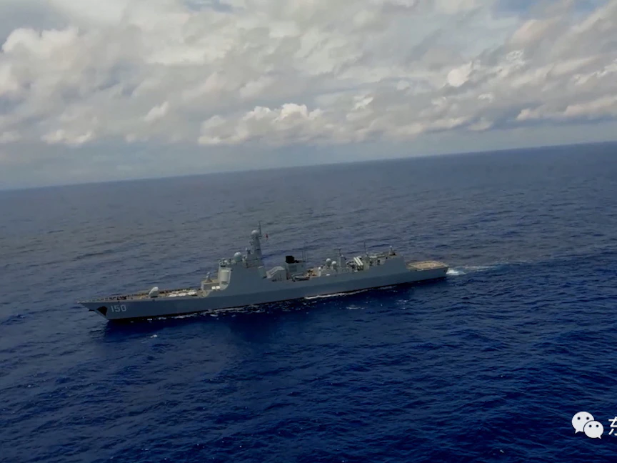 مدمّرة صينية تشارك في مناورات عسكرية حول تايوان - 8 أغسطس 2022 - REUTERS