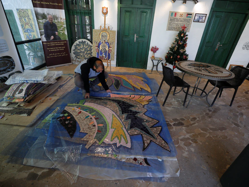 "مركز الفسيفساء".. محاولة لإحياء الموروث الثقافي الفلسطيني في أريحا