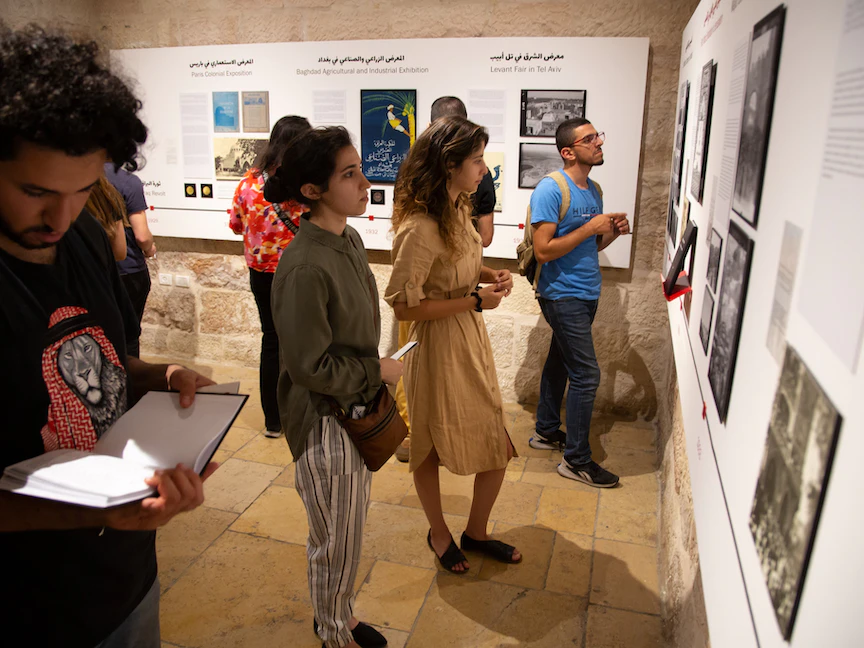 جانب من فعاليات المعرض الفني "المعرض" في رام الله بفلسطين- 10 أغسطس 2022 - Twitter/@NadiSaadeh