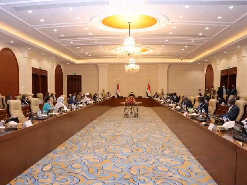 السودان والتطبيع مع إسرائيل: جدل متجدد وصمت رسمي