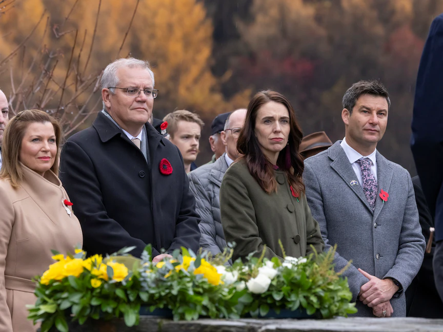 رئيسة وزراء نيوزيلندا جاسيندا أردرن، ورئيس الوزراء الأسترالي سكوت موريسون، خلال اجتماع قادة أستراليا ونيوزيلندا السنوي في كوينزتاون ، نيوزيلندا ، 31 مايو 2021 - REUTERS