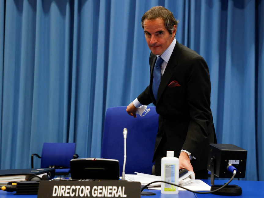 المدير العام للوكالة الدولية للطاقة الذرية رافاييل جروسي خلال اجتماع بمقر الوكالة في فيينا - 7 يونيو 2021. - REUTERS
