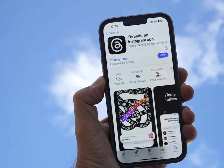 "ميتا" تطلق تطبيقها الجديد "ثريدز" Threads للتدوينات القصيرة. 5 يوليو 2023 - Bloomberg