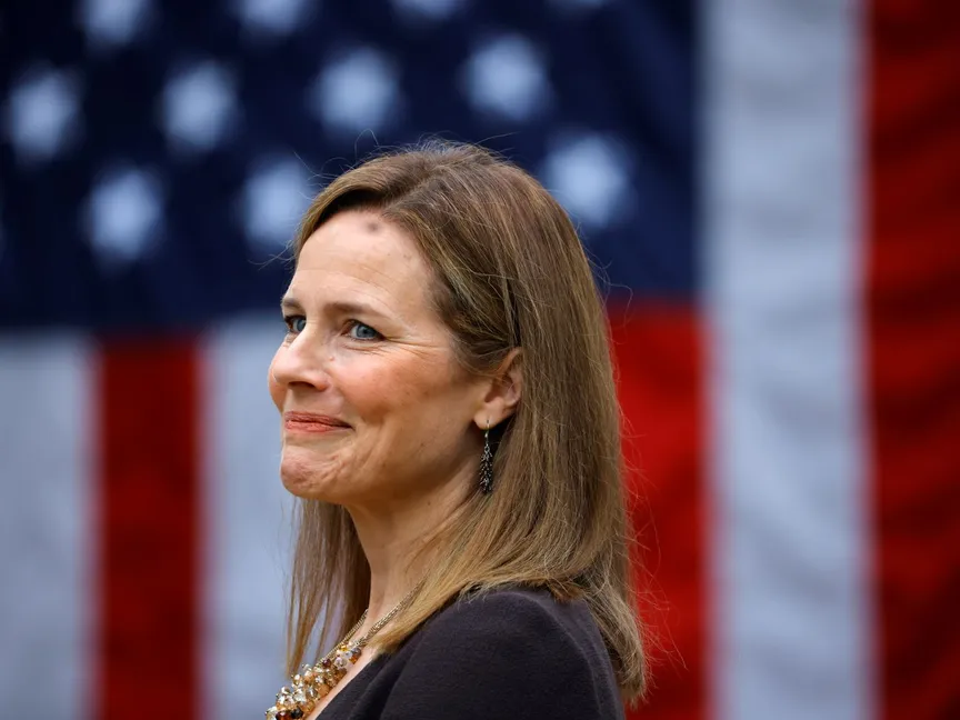 القاضية الأميركية المحافظة إيمي كوني باريت عضو المحكمة العليا - REUTERS